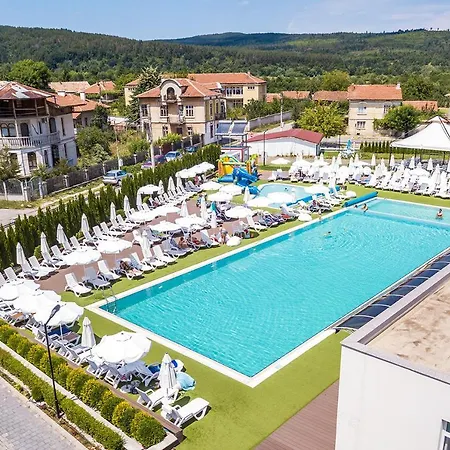 Complex Europe دولنا بانيا